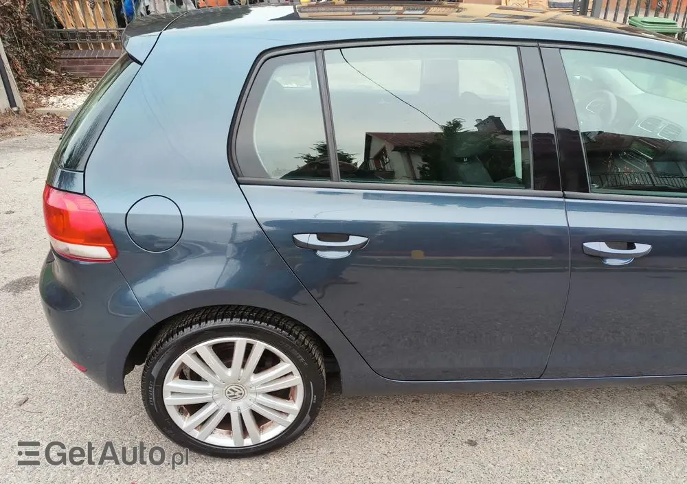 VOLKSWAGEN Golf 1.6 Tour Edition