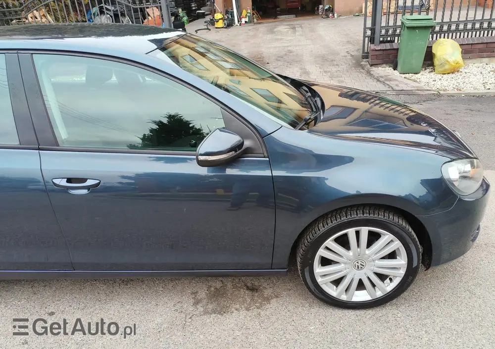VOLKSWAGEN Golf 1.6 Tour Edition
