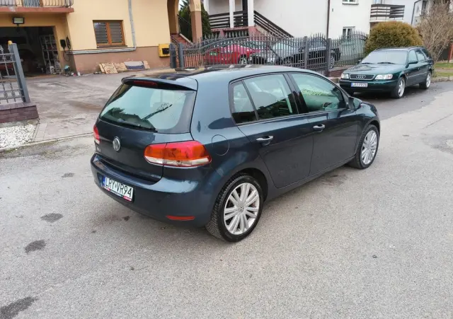 VOLKSWAGEN Golf 1.6 Tour Edition
