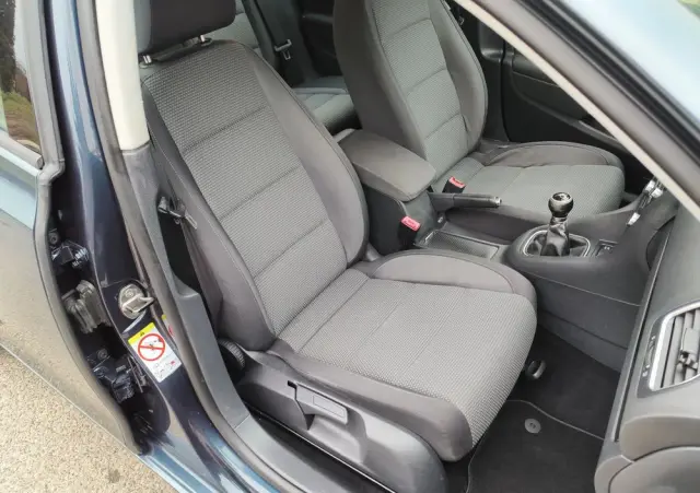 VOLKSWAGEN Golf 1.6 Tour Edition