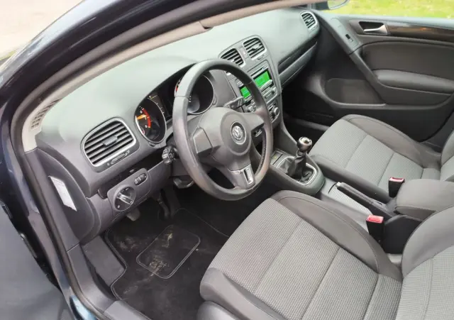 VOLKSWAGEN Golf 1.6 Tour Edition