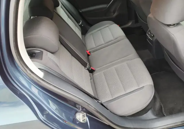 VOLKSWAGEN Golf 1.6 Tour Edition