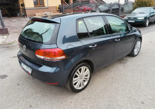 VOLKSWAGEN Golf 1.6 Tour Edition