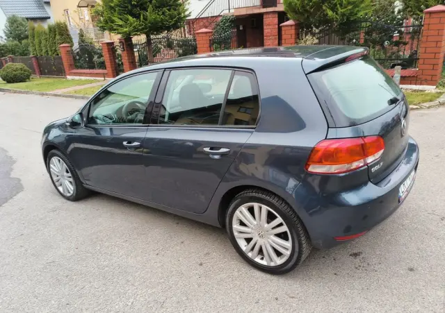 VOLKSWAGEN Golf 1.6 Tour Edition
