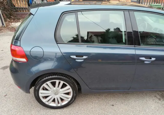 VOLKSWAGEN Golf 1.6 Tour Edition