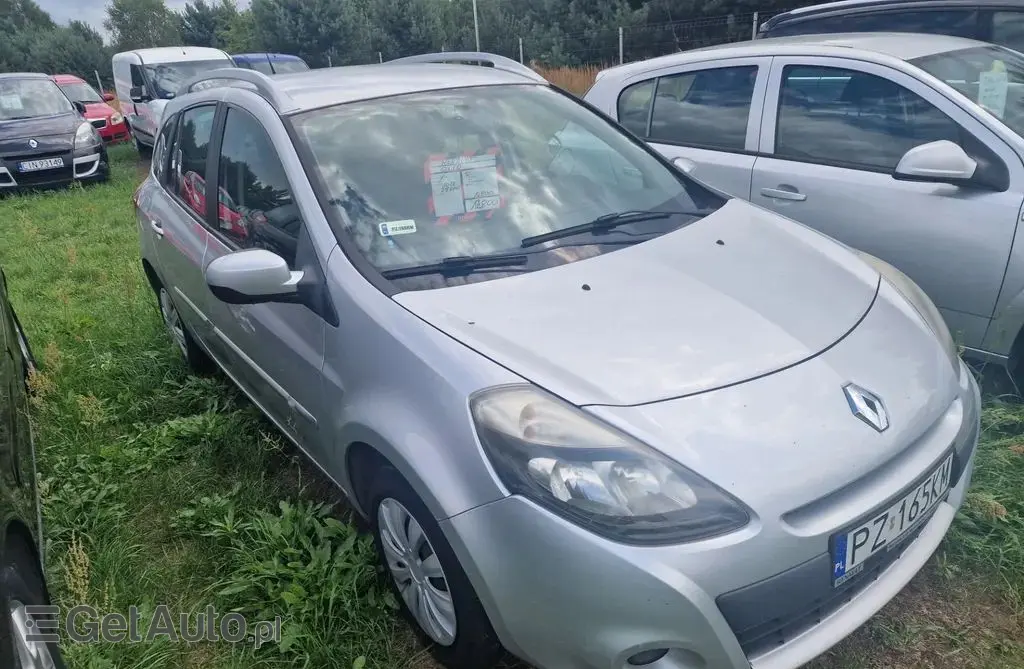 RENAULT Clio 