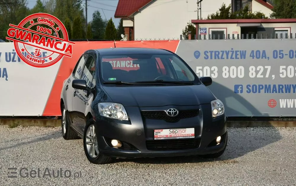 TOYOTA Auris 