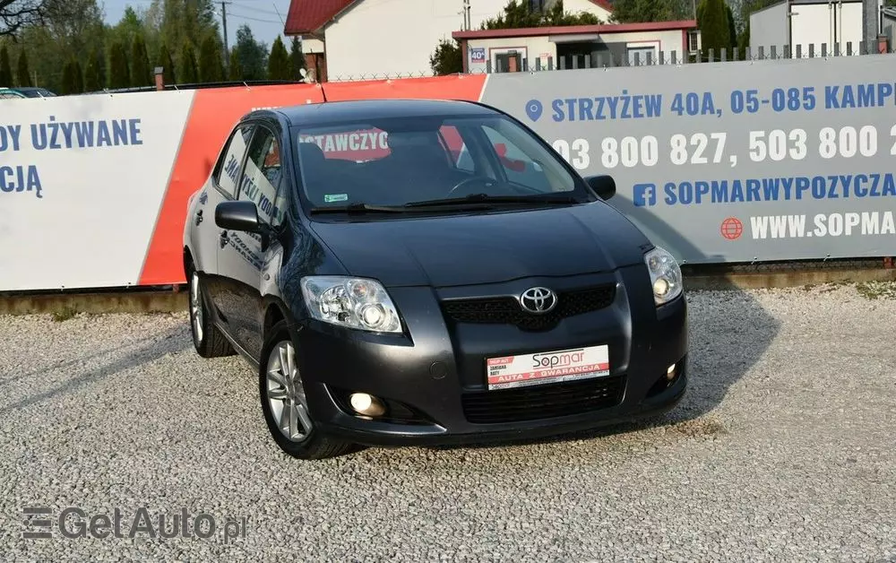 TOYOTA Auris 