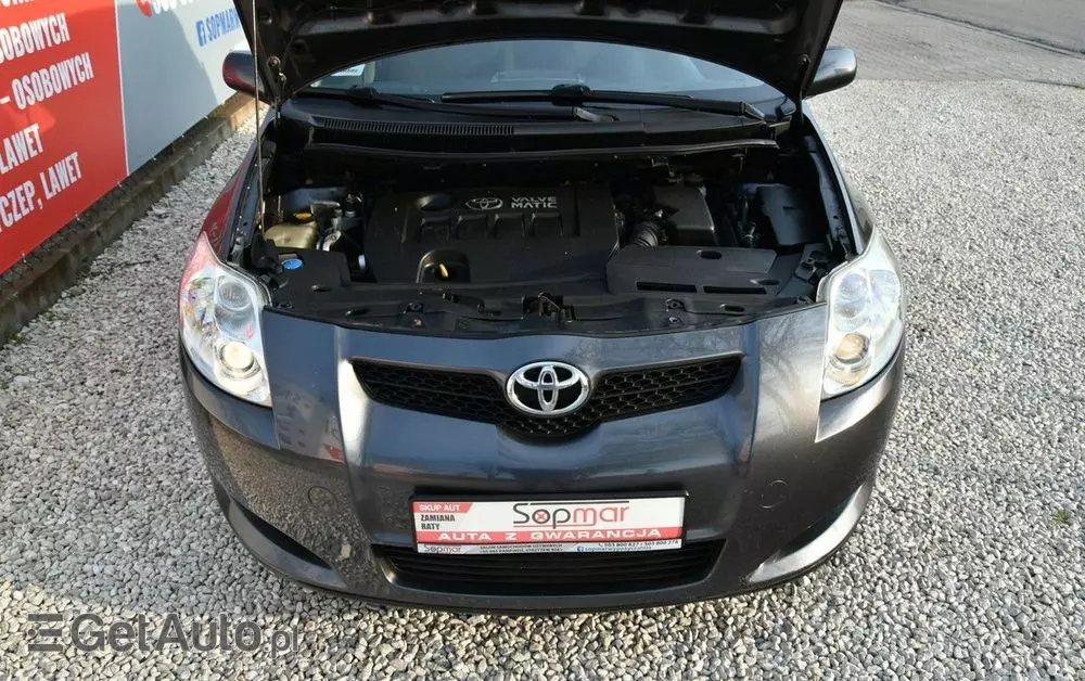 TOYOTA Auris 