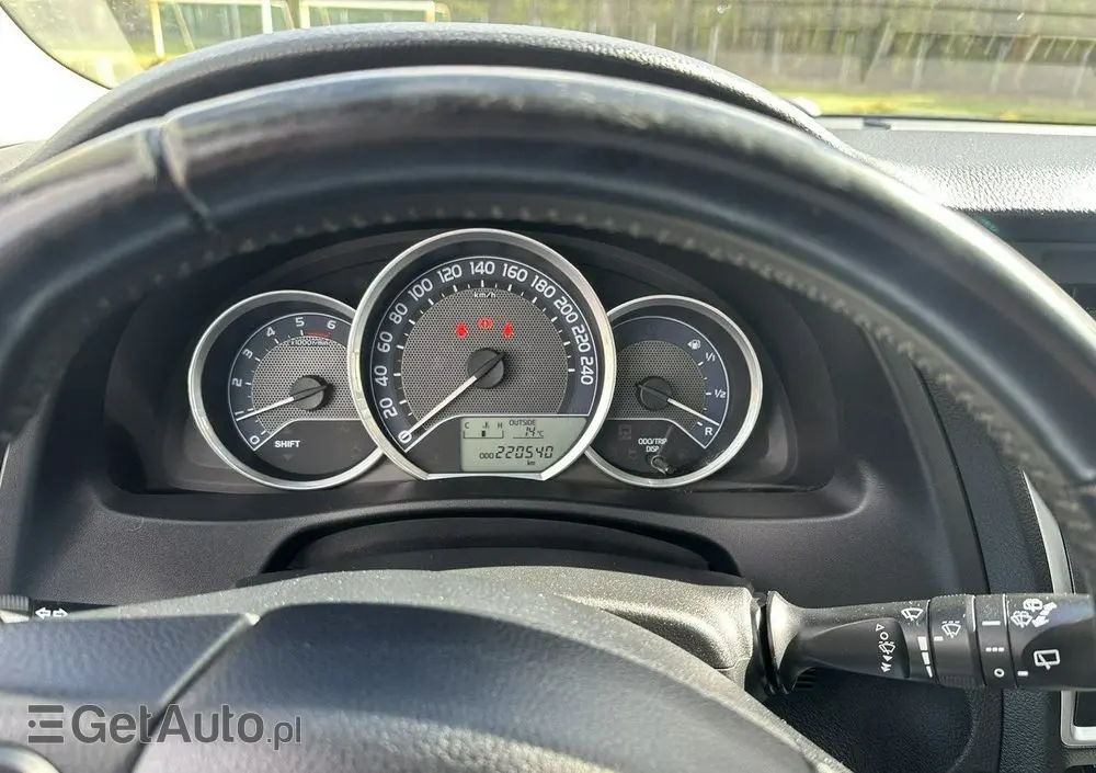 TOYOTA Auris 