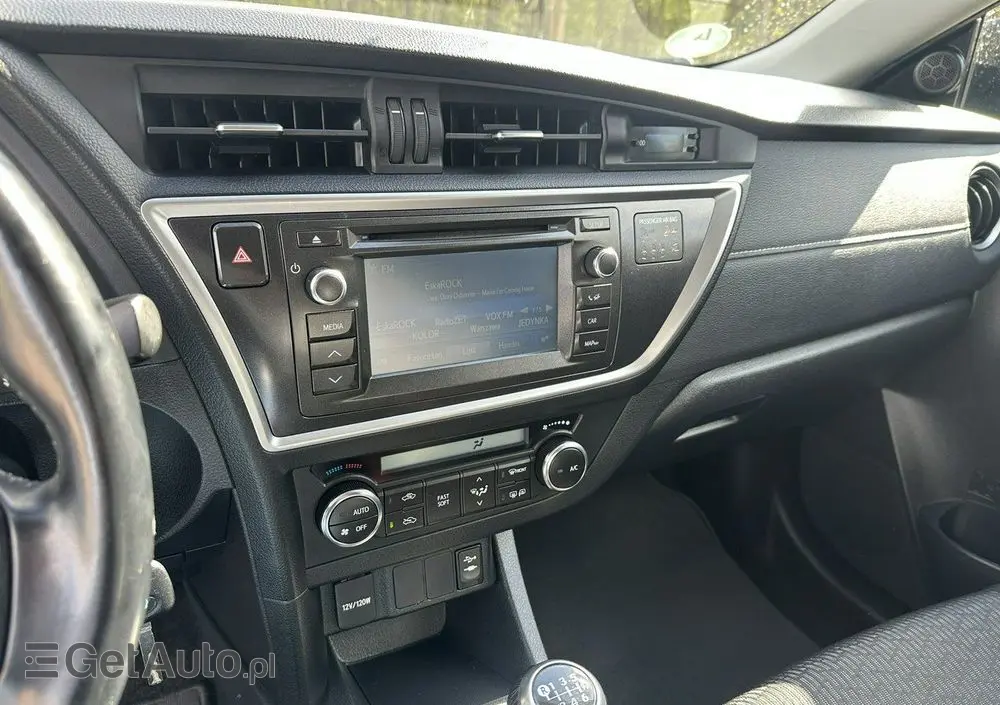 TOYOTA Auris 
