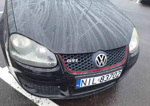 VOLKSWAGEN Golf GTI