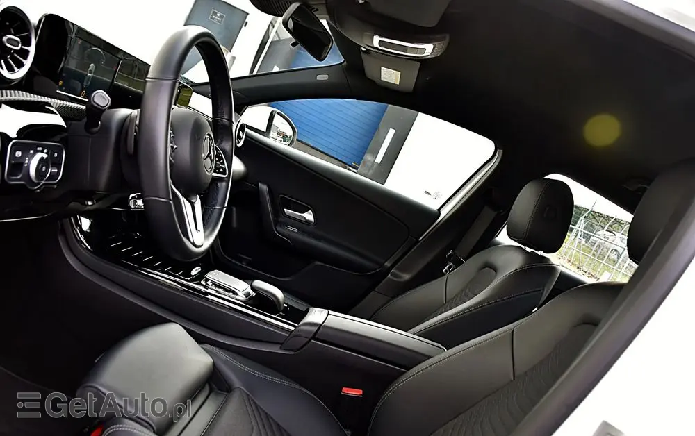 MERCEDES-BENZ Klasa A 200 7G-DCT
