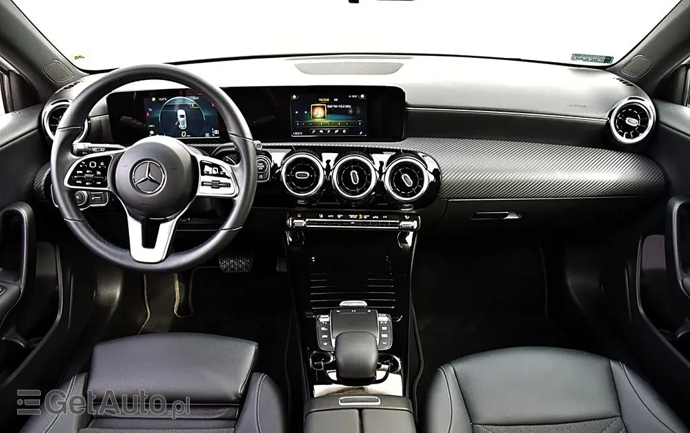 MERCEDES-BENZ Klasa A 200 7G-DCT