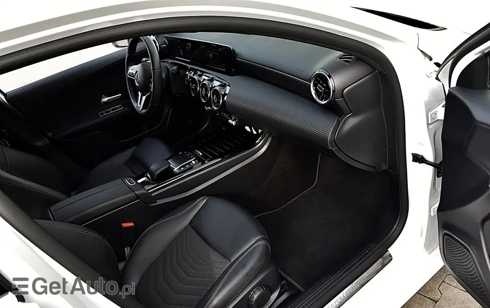 MERCEDES-BENZ Klasa A 200 7G-DCT