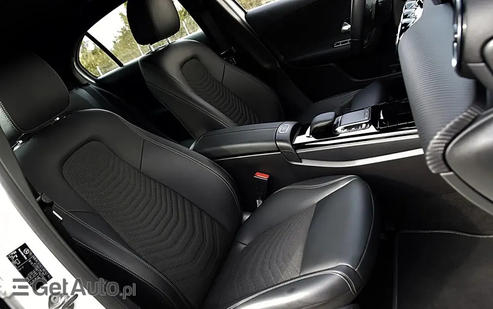 MERCEDES-BENZ Klasa A 200 7G-DCT