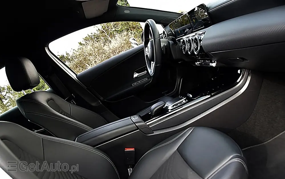 MERCEDES-BENZ Klasa A 200 7G-DCT
