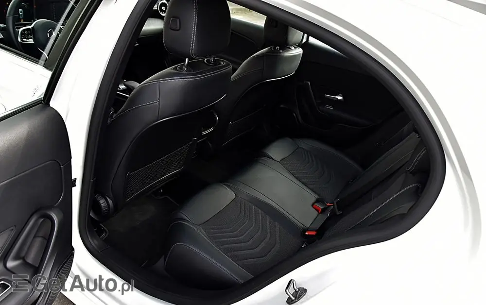 MERCEDES-BENZ Klasa A 200 7G-DCT