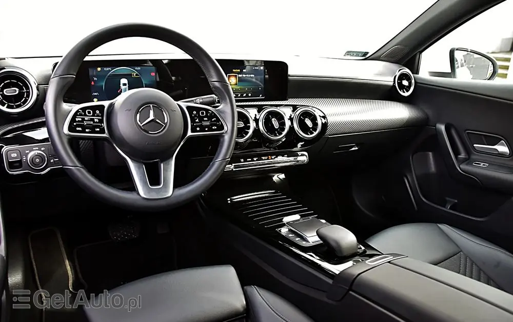 MERCEDES-BENZ Klasa A 200 7G-DCT