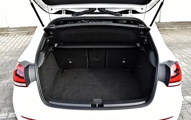 MERCEDES-BENZ Klasa A 200 7G-DCT