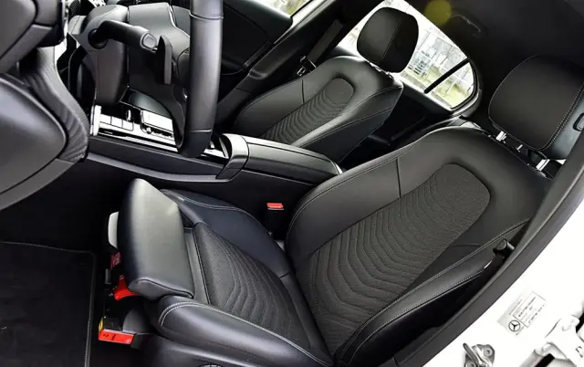 MERCEDES-BENZ Klasa A 200 7G-DCT