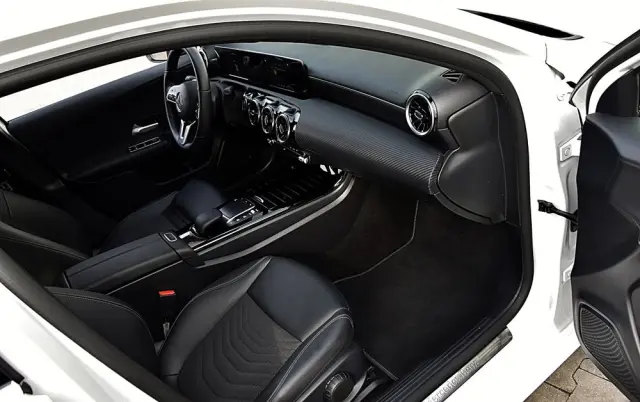 MERCEDES-BENZ Klasa A 200 7G-DCT