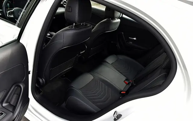 MERCEDES-BENZ Klasa A 200 7G-DCT