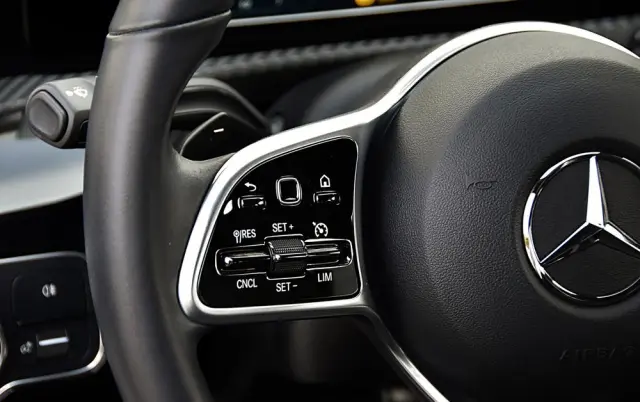 MERCEDES-BENZ Klasa A 200 7G-DCT