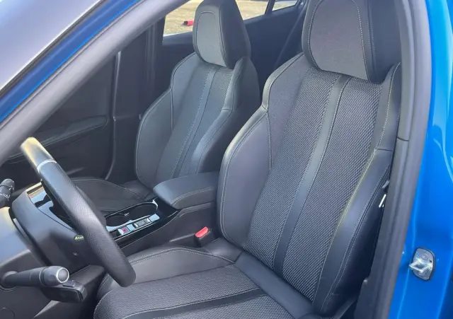 PEUGEOT 2008 54kWh GT Exclusive