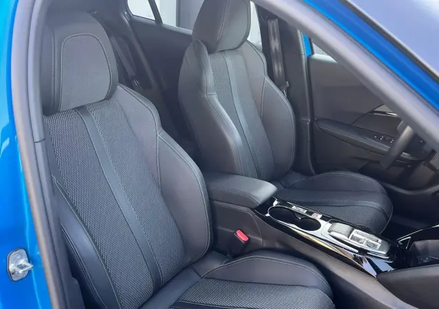 PEUGEOT 2008 54kWh GT Exclusive