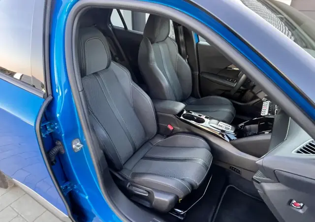 PEUGEOT 2008 54kWh GT Exclusive