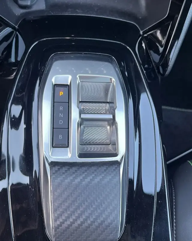 PEUGEOT 2008 54kWh GT Exclusive