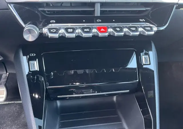 PEUGEOT 2008 54kWh GT Exclusive