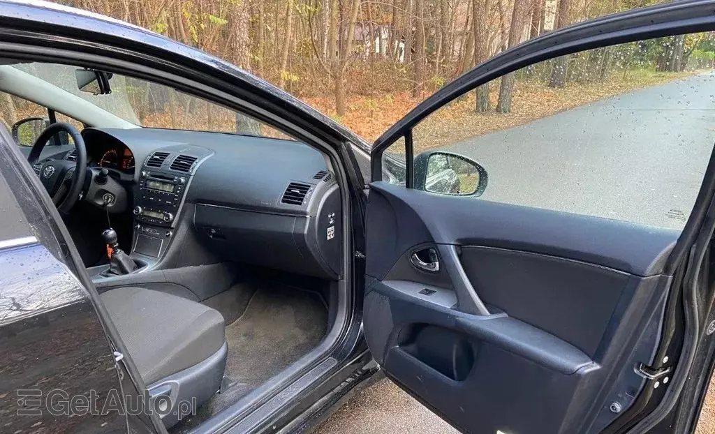 TOYOTA Avensis 