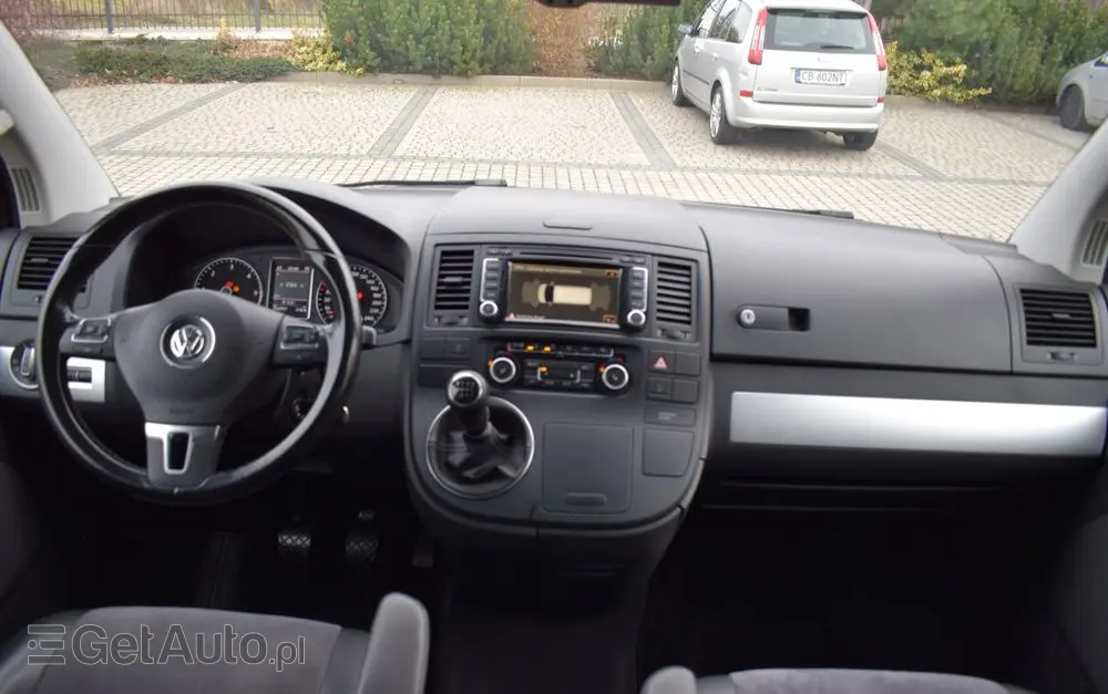 VOLKSWAGEN Caravelle 