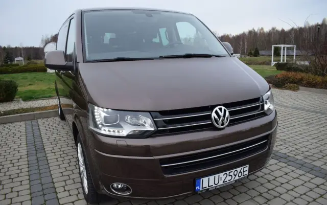 VOLKSWAGEN Caravelle 