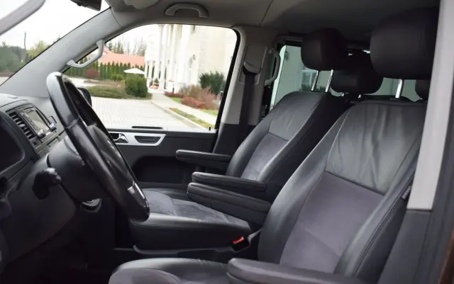 VOLKSWAGEN Caravelle 