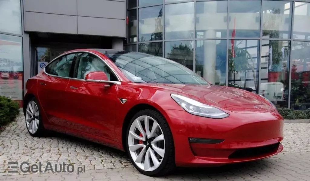 TESLA Model 3 