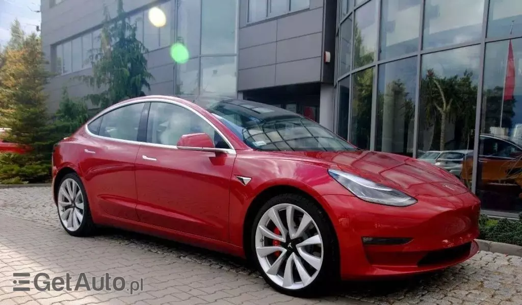 TESLA Model 3 