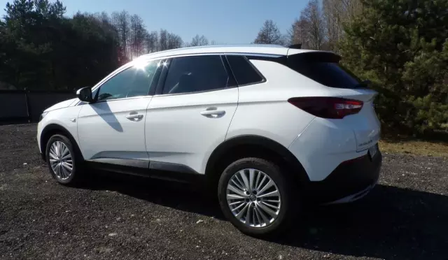OPEL Grandland 