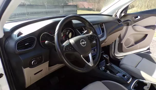 OPEL Grandland 