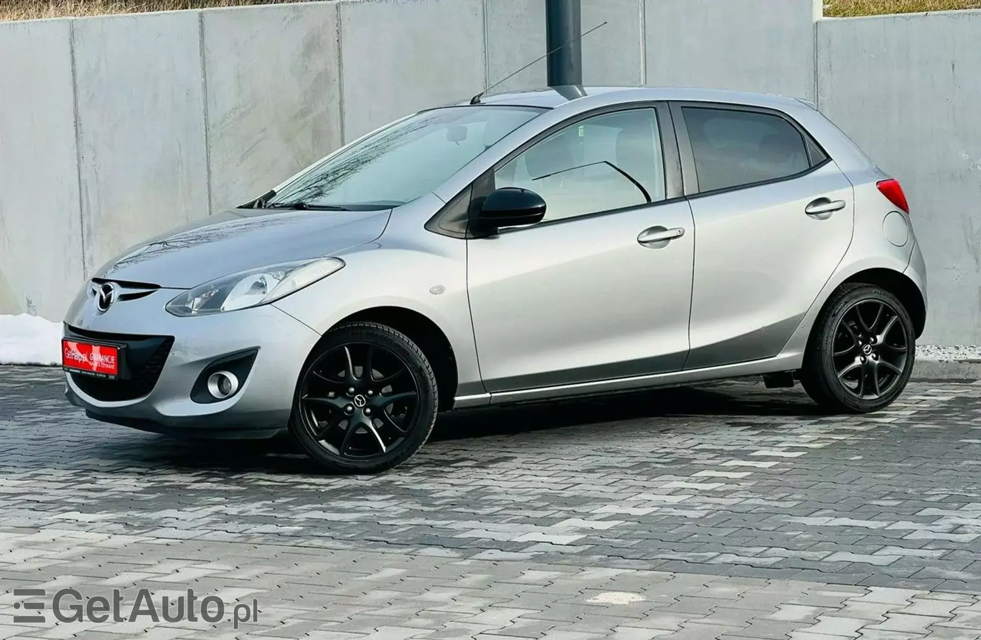 MAZDA 2 