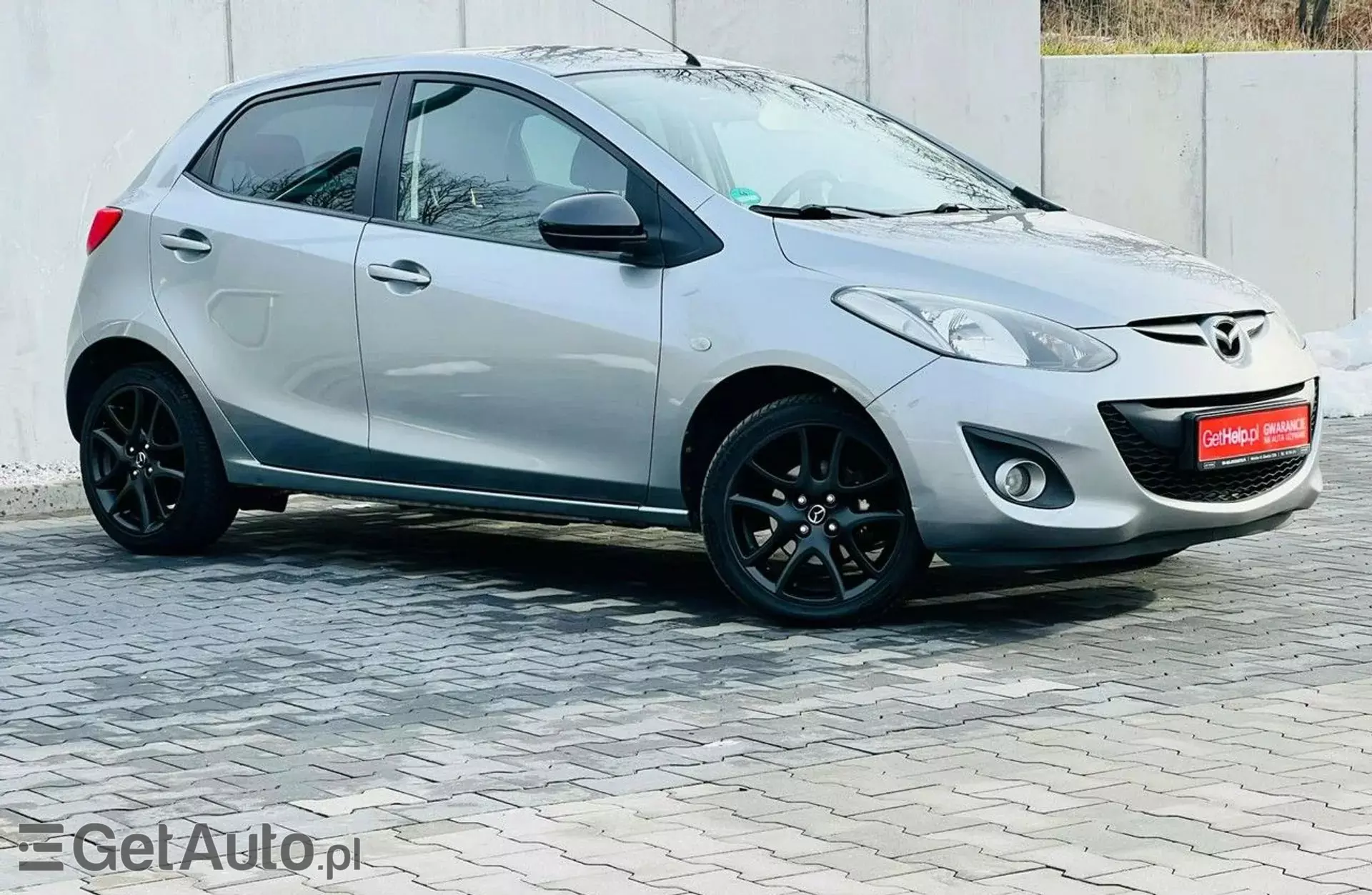 MAZDA 2 