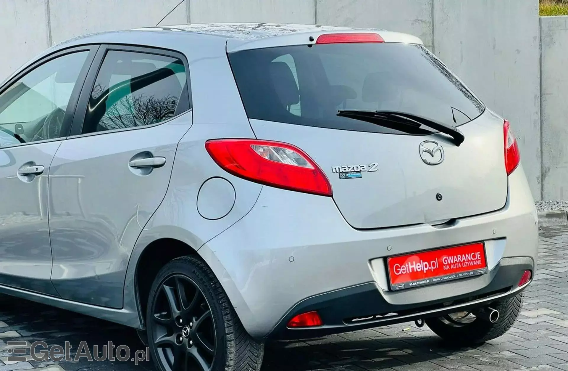 MAZDA 2 