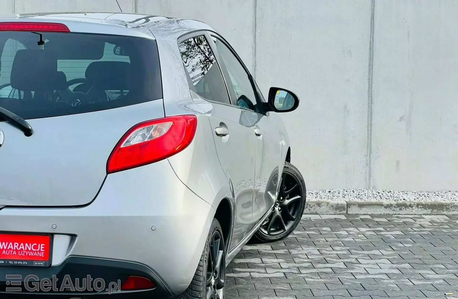 MAZDA 2 
