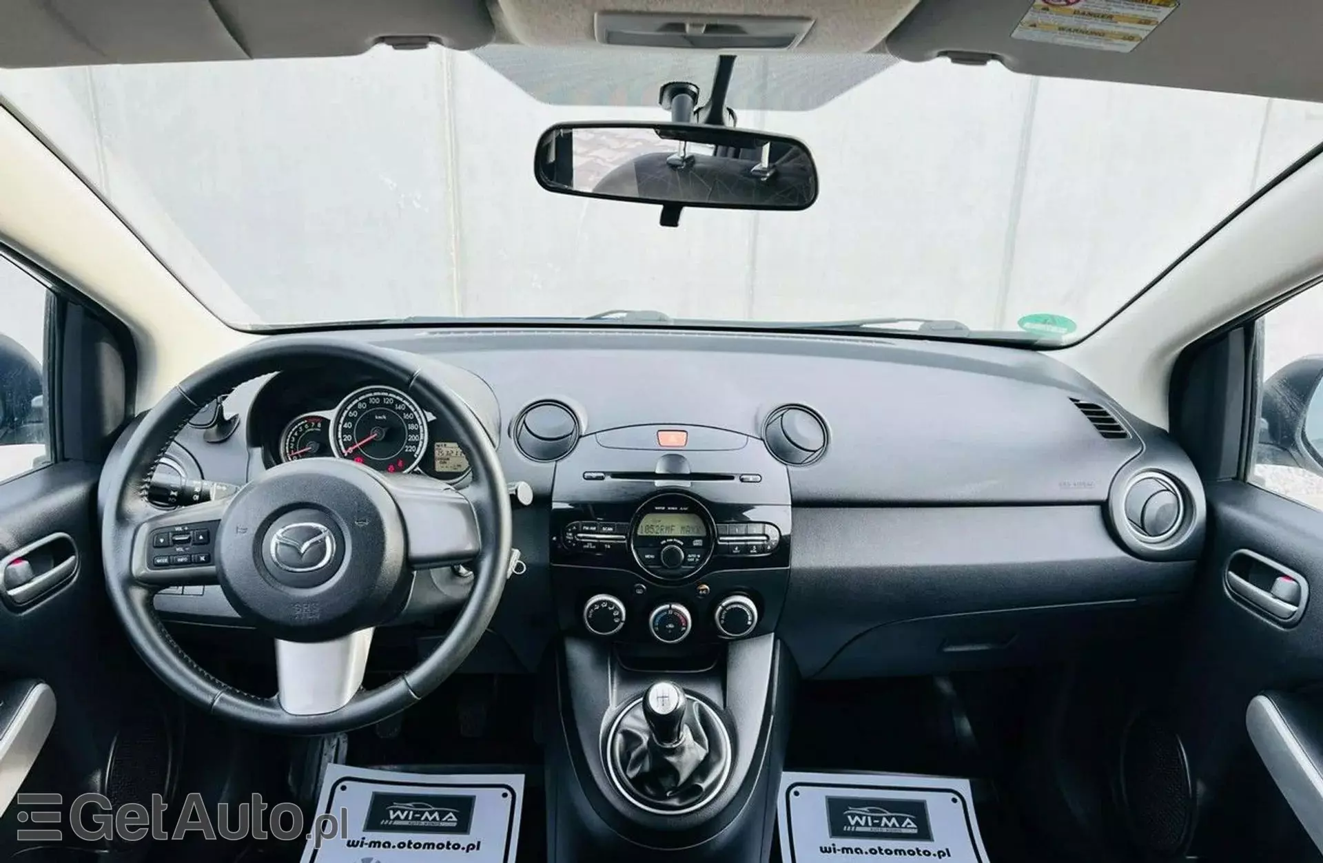 MAZDA 2 