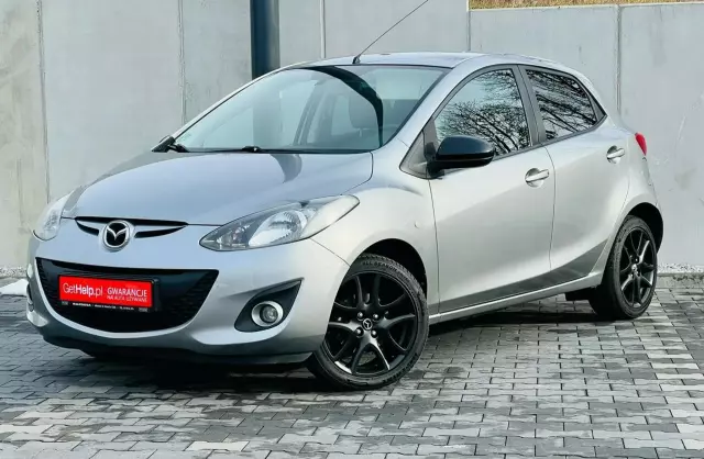 MAZDA 2 