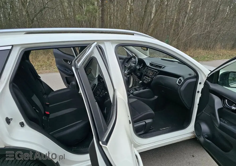 NISSAN Qashqai 1.3 DIG-T Tekna DCT