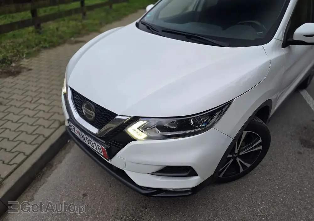 NISSAN Qashqai 1.3 DIG-T Tekna DCT