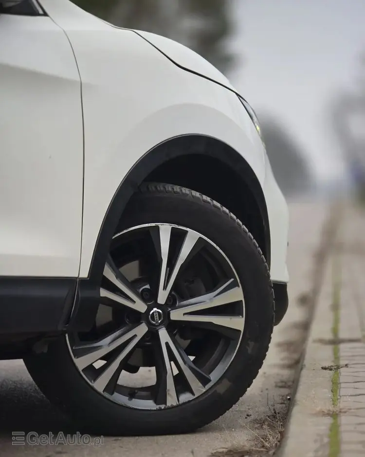 NISSAN Qashqai 1.3 DIG-T Tekna DCT